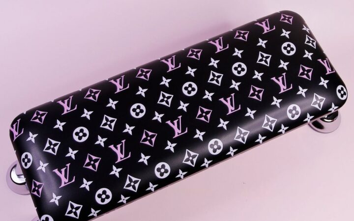 Black PU Leather Armrest for Comfortable Manicures